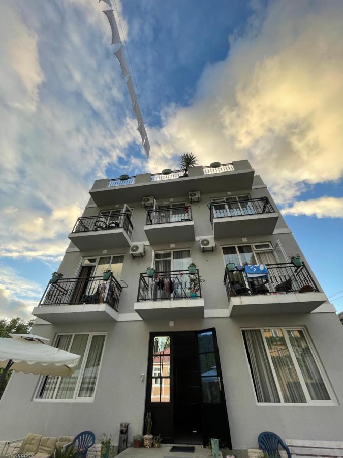 Hotel Charli Gonio Exterior photo